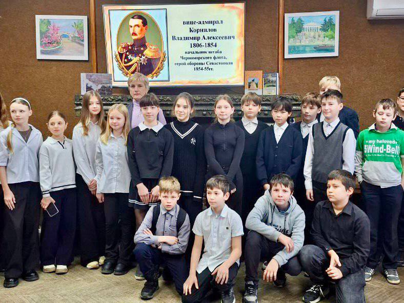 В Севастополе почтили память вице-адмирала Владимира Корнилова В Севастополе почтили память вице-адмирала Владимира Корнилова