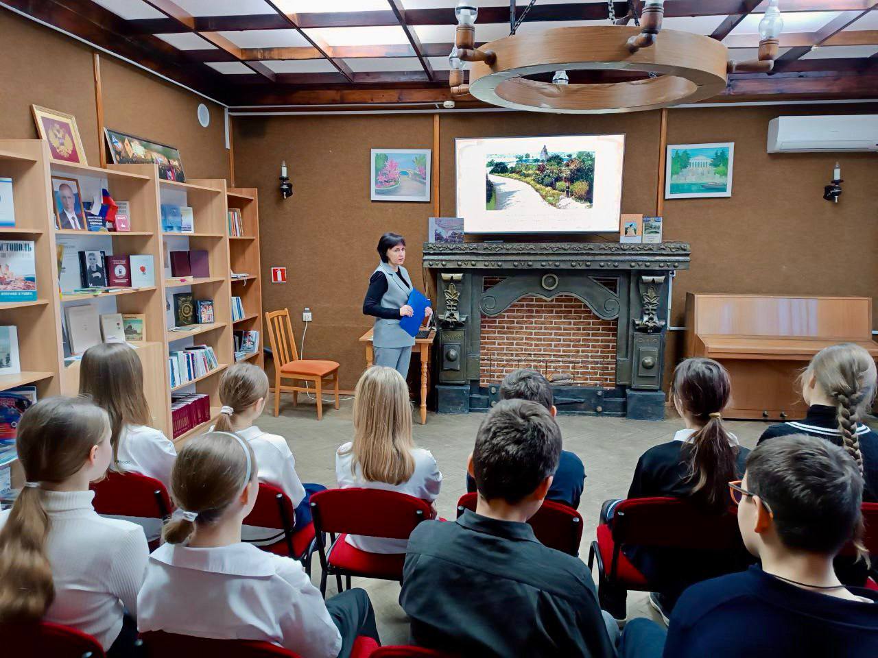 В Севастополе почтили память вице-адмирала Владимира Корнилова В Севастополе почтили память вице-адмирала Владимира Корнилова