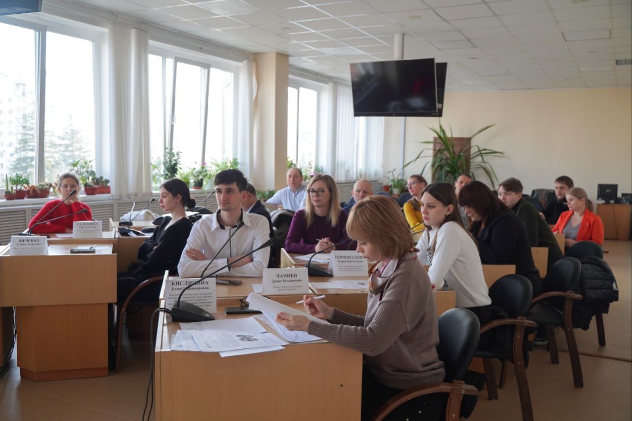 По поручению Главы Республики Крым в Минпромторге Крыма состоялась рабочая встреча с молодыми учеными региона По поручению Главы Республики Крым в Минпромторге Крыма состоялась рабочая встреча с молодыми учеными региона