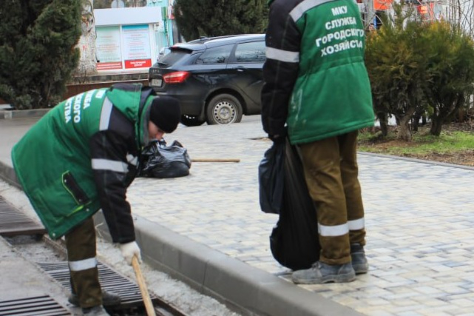 В городе ведется системная работа по содержанию и очистке ливневых канализаций