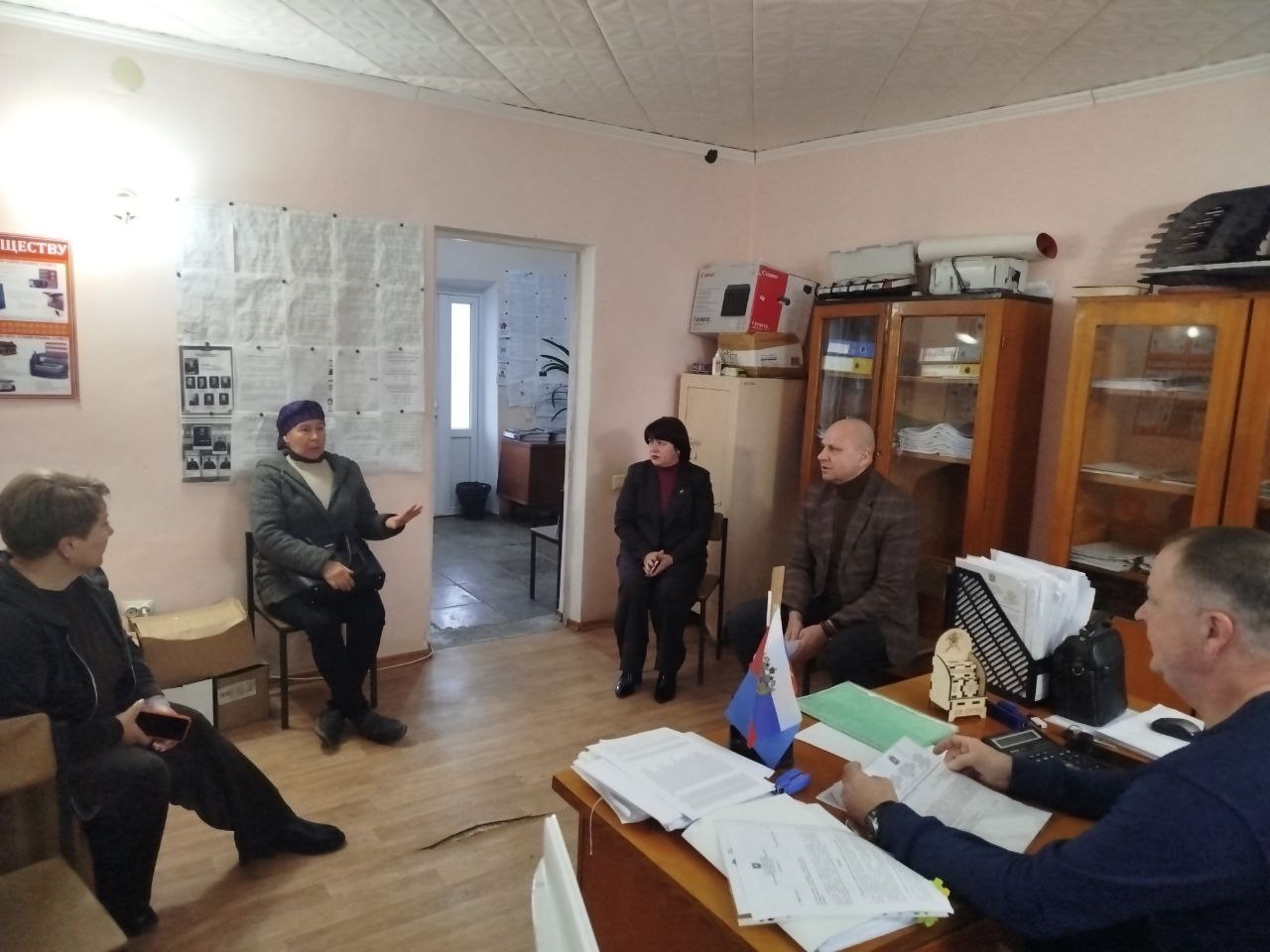 Александр Харламов: Сегодня совместно с председателем Советского районного совета Викторией Грицай принял участие в заседании постоянной комиссии в Черноземненском сельском совете