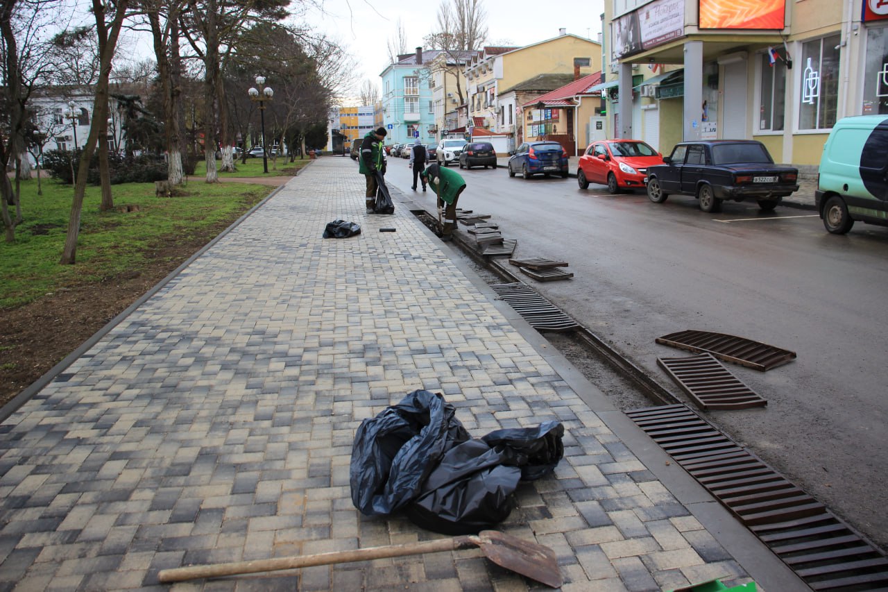 В городе ведется системная работа по содержанию и очистке ливневых канализаций В городе ведется системная работа по содержанию и очистке ливневых канализаций