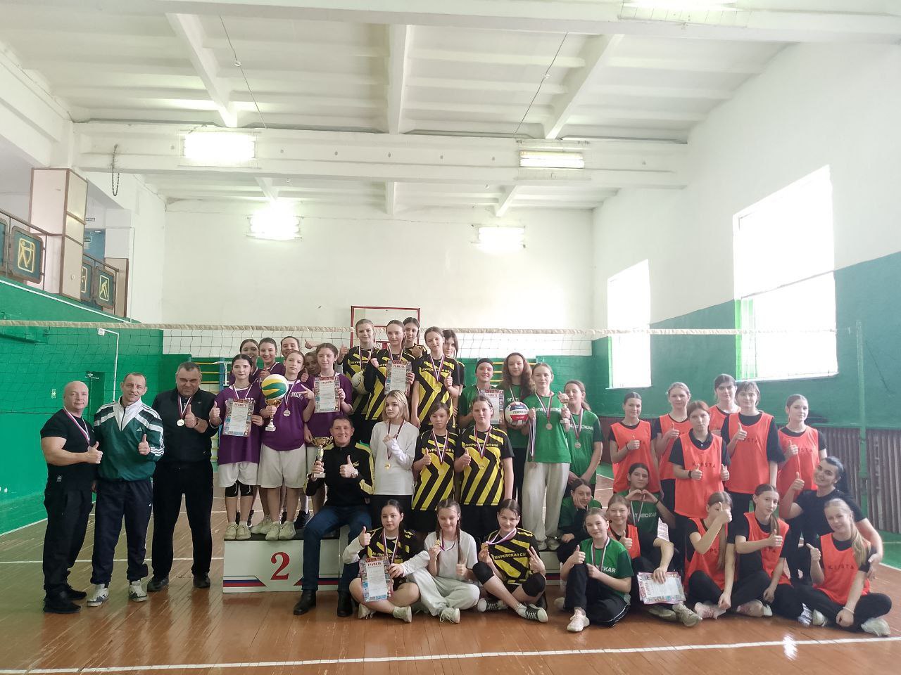 На базе МБОУ ДО "ДЮСШ" Белогорского района Республики Крым состоялся муниципальный этап Всероссийских соревнований среди команд общеобразовательных организаций по волейболу "Серебряный мяч" в 2025/2026 учебном году На базе МБОУ ДО "ДЮСШ" Белогорского района Республики Крым состоялся муниципальный этап Всероссийских соревнований среди команд общеобразовательных организаций по волейболу "Серебряный мяч" в 2025/2026 учебном году