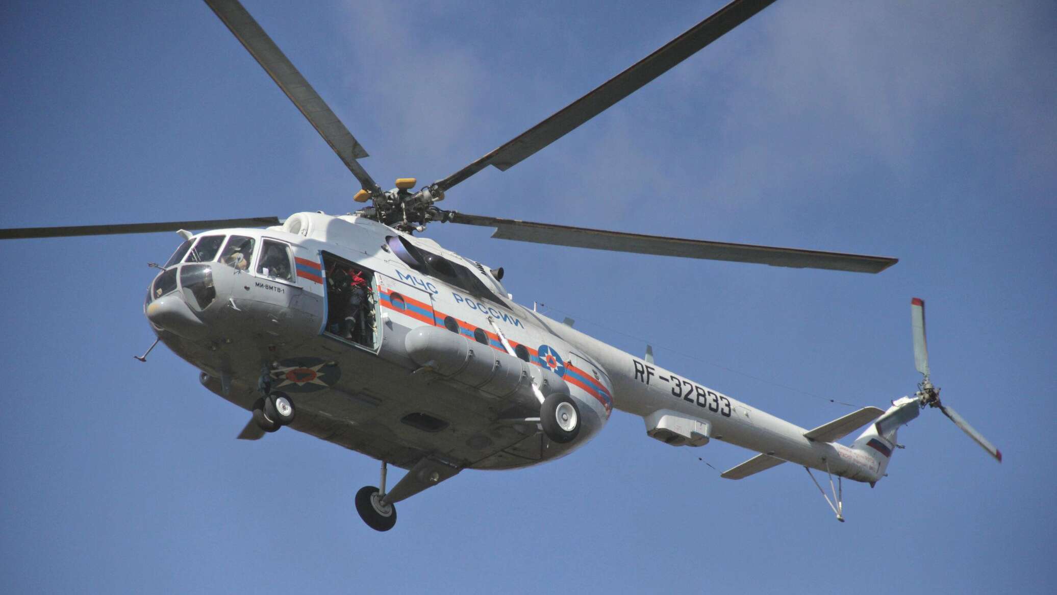 Поиски пропавших рыбаков в Азовском море теперь ведут и с воздуха