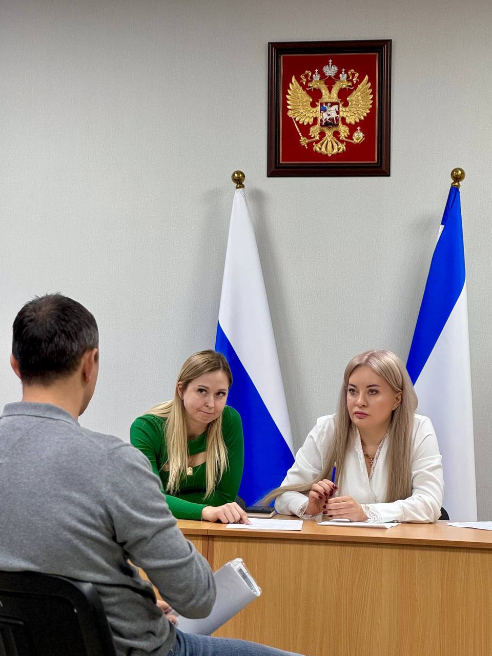 Юлия Предыбайло: Начало рабочей недели:. Совместно с руководителем Сакского ДРСУ Тахновским Б.Н. обсудили план грейдирования гравийных дорог, работы начнутся в марте; Юлия Предыбайло: Начало рабочей недели:. Совместно с руководителем Сакского ДРСУ Тахновским Б.Н. обсудили план грейдирования гравийных дорог, работы начнутся в марте;