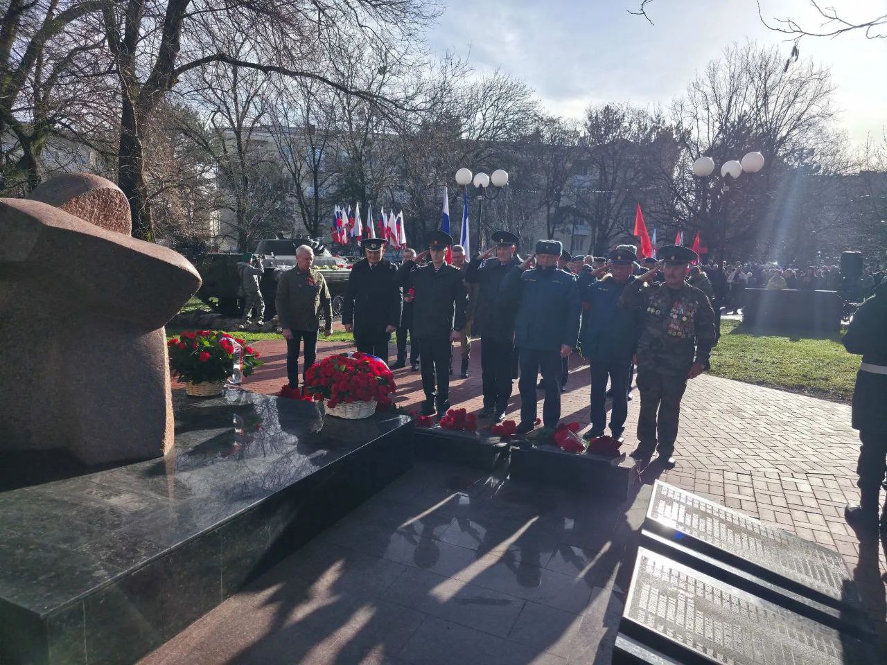 Росгвардейцы в Крыму и Севастополе отдали дань уважения россиянам, исполнявших воинский долг за пределами Отечества Росгвардейцы в Крыму и Севастополе отдали дань уважения россиянам, исполнявших воинский долг за пределами Отечества