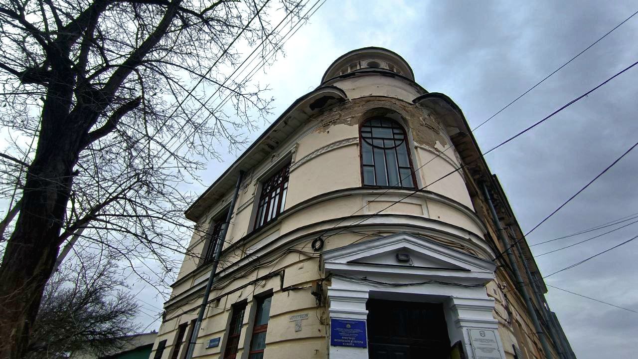 Председатель Государственного комитета по делам межнациональных отношений Республики Крым Руслан Якубов посетил здание «Талмудъ-Тора» Председатель Государственного комитета по делам межнациональных отношений Республики Крым Руслан Якубов посетил здание «Талмудъ-Тора»