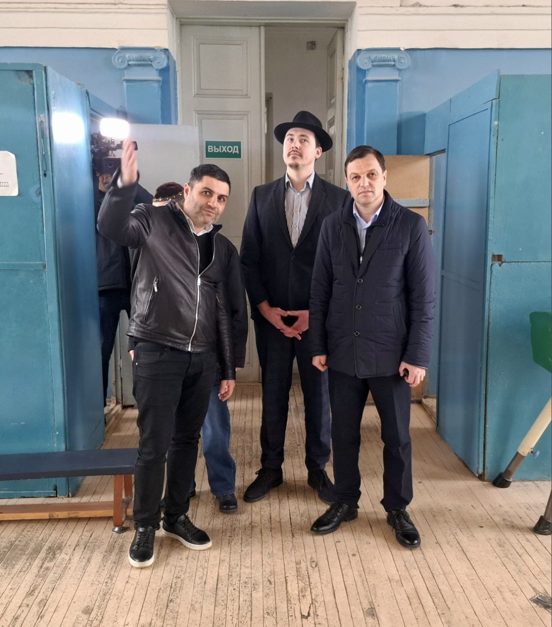 Председатель Государственного комитета по делам межнациональных отношений Республики Крым Руслан Якубов посетил здание «Талмудъ-Тора» Председатель Государственного комитета по делам межнациональных отношений Республики Крым Руслан Якубов посетил здание «Талмудъ-Тора»