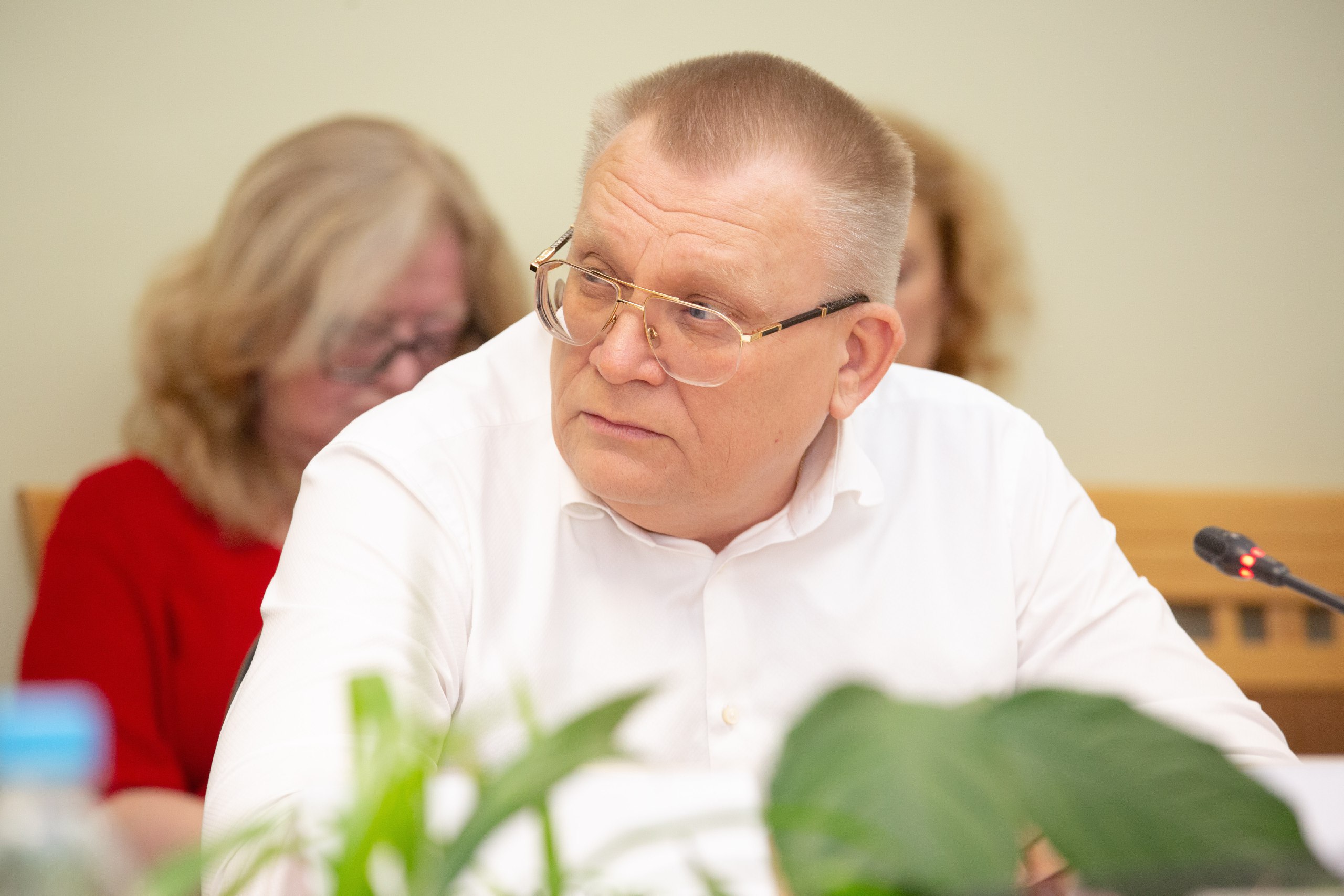 Министр строительства и архитектуры Республики Крым Эдуард Щёголев принял участие в расширенном заседании Комитета по строительству, жилищной политике и топливно-энергетическому комплексу Государственного Совета Республики... Министр строительства и архитектуры Республики Крым Эдуард Щёголев принял участие в расширенном заседании Комитета по строительству, жилищной политике и топливно-энергетическому комплексу Государственного Совета Республики...