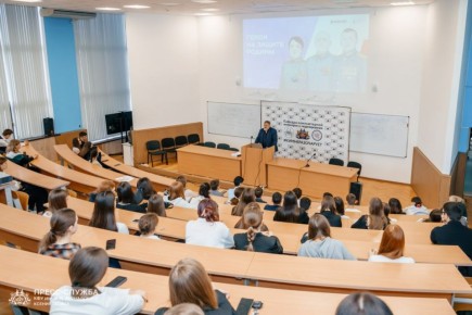 Ветеран СВО поделился своей историей со школьниками Симферополя