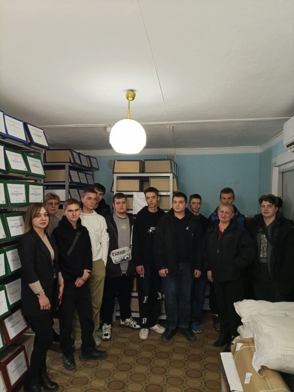 В архивном отделе администрации Бахчисарайского района прошла экскурсия для студентов