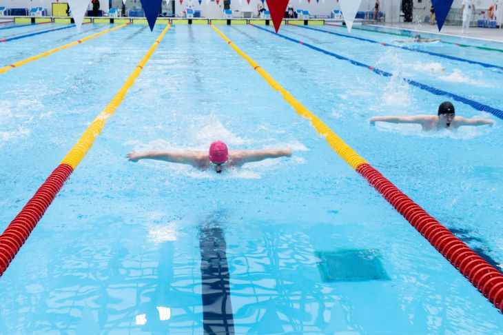 В Симферополе прошли соревнования по плаванию среди военных