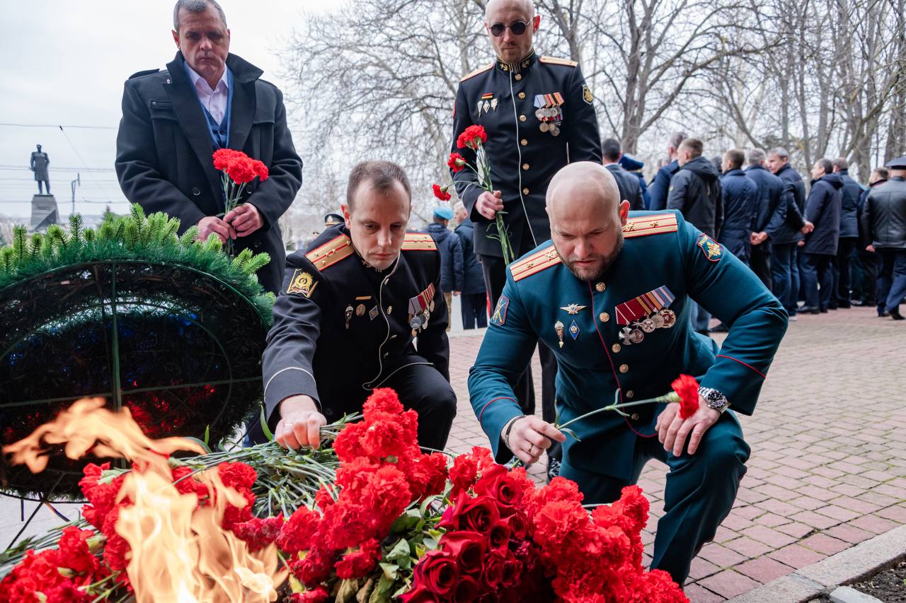 Михаил Развожаев: Сегодня Севастополь отмечает День защитника Отечества и 12-ю годовщину начала Русской весны Михаил Развожаев: Сегодня Севастополь отмечает День защитника Отечества и 12-ю годовщину начала Русской весны
