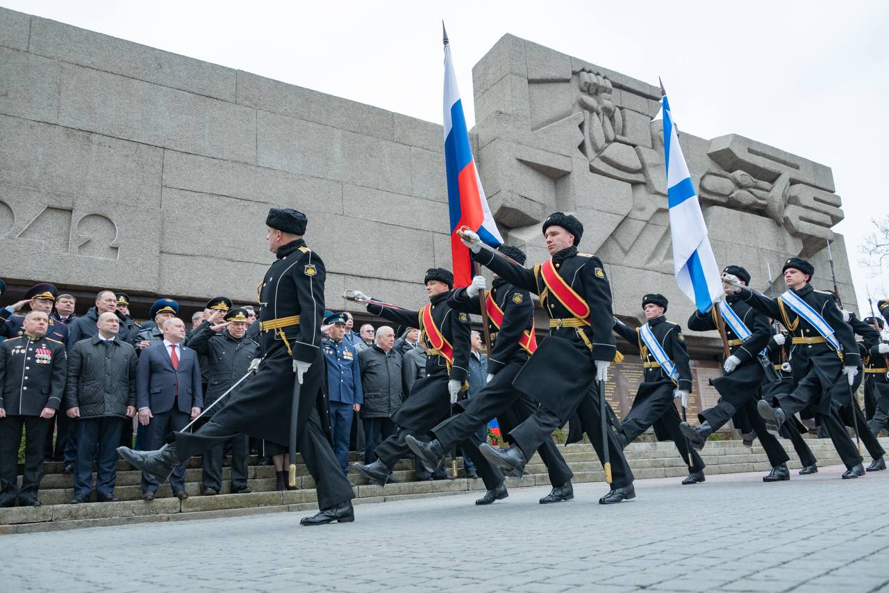 Михаил Развожаев: Сегодня Севастополь отмечает День защитника Отечества и 12-ю годовщину начала Русской весны Михаил Развожаев: Сегодня Севастополь отмечает День защитника Отечества и 12-ю годовщину начала Русской весны