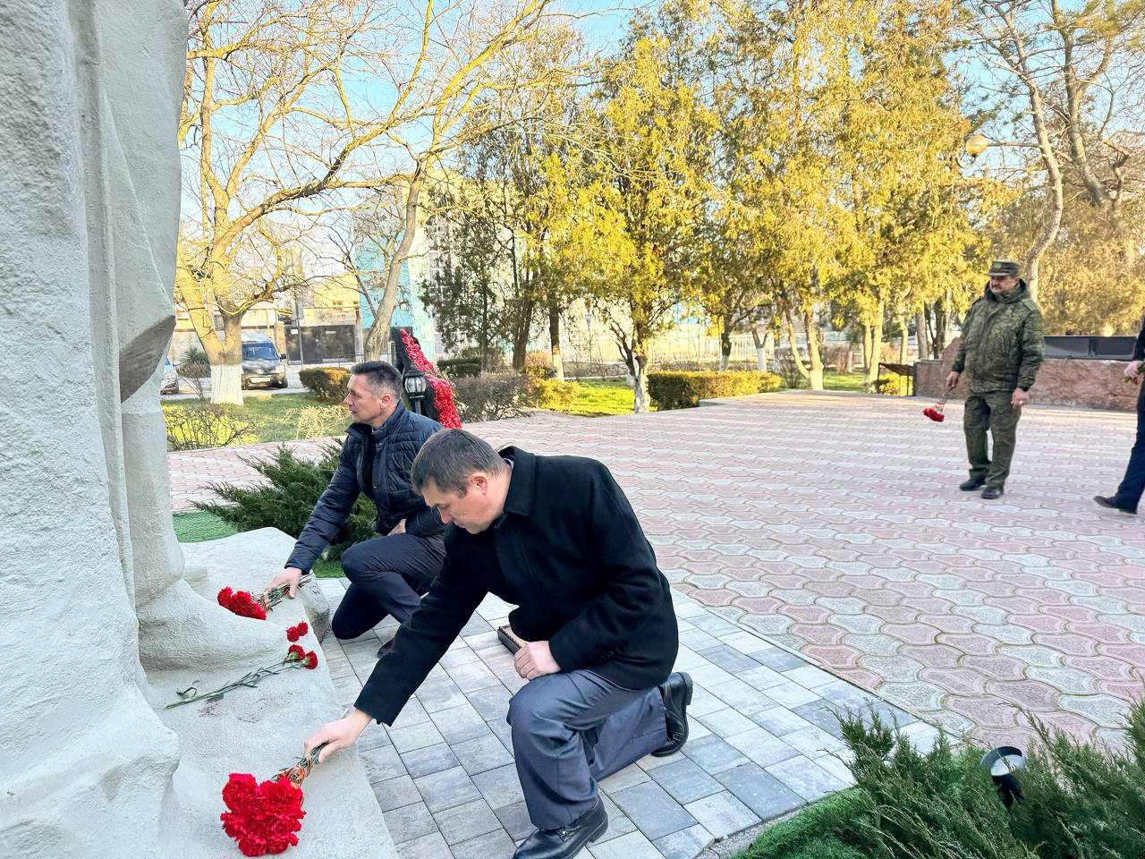 Александр Дудинов: Утро 23 февраля в Черноморском районе началось с минуты тишины Александр Дудинов: Утро 23 февраля в Черноморском районе началось с минуты тишины