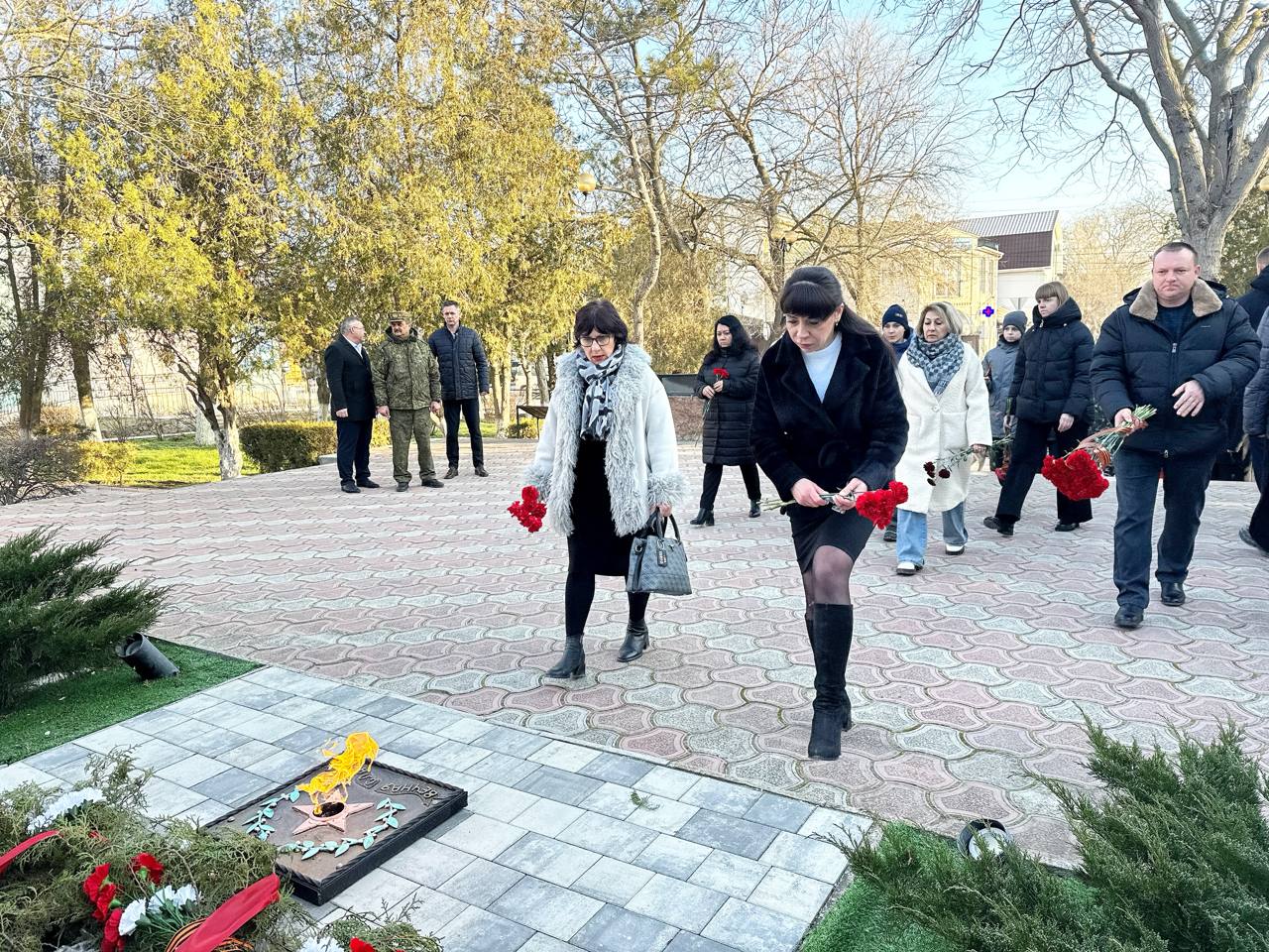 Александр Дудинов: Утро 23 февраля в Черноморском районе началось с минуты тишины Александр Дудинов: Утро 23 февраля в Черноморском районе началось с минуты тишины