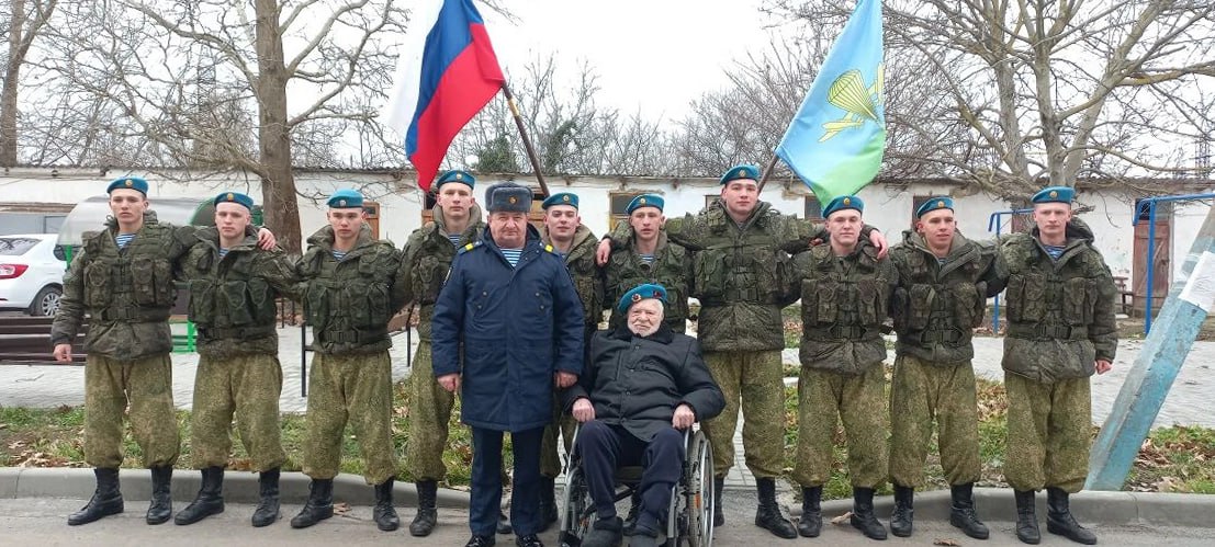 В преддверии Дня защитника Отечества ветерана Великой Отечественной войны и Воздушно-десантных войск Владимира Ивановича Левина навестили почётные гости В преддверии Дня защитника Отечества ветерана Великой Отечественной войны и Воздушно-десантных войск Владимира Ивановича Левина навестили почётные гости