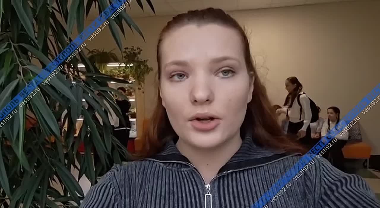 Сотрудники «Парков и скверов» провели мастер-класс по высадке растений