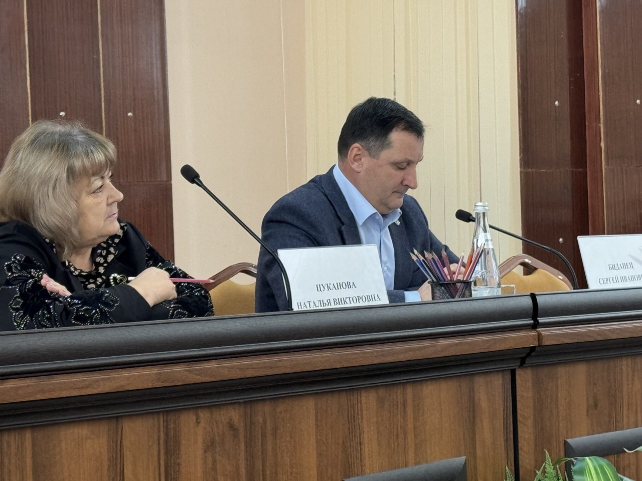 Сергей Биданец: Совместно с председателем Красноперекопского районного совета Натальей Цукановой провел совещание по вопросам взаимодействия между местными органами власти, ресурсоснабжающими предприятиями, главами поселений...