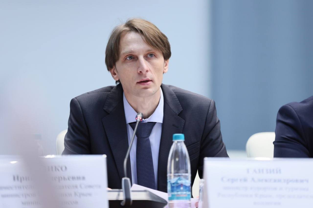 Александр Дудинов: Сегодня свой День рождения отмечает министр туризма и курортов Крыма Сергей Ганзий
