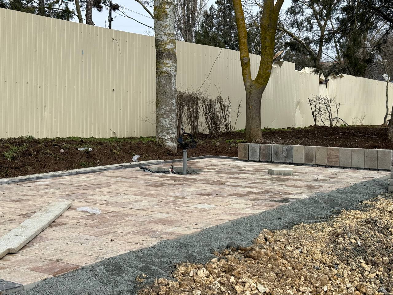 Александр Юрьев: Работы по ремонту набережной им. Горького идут без выходных, когда это позволяют погодные условия Александр Юрьев: Работы по ремонту набережной им. Горького идут без выходных, когда это позволяют погодные условия