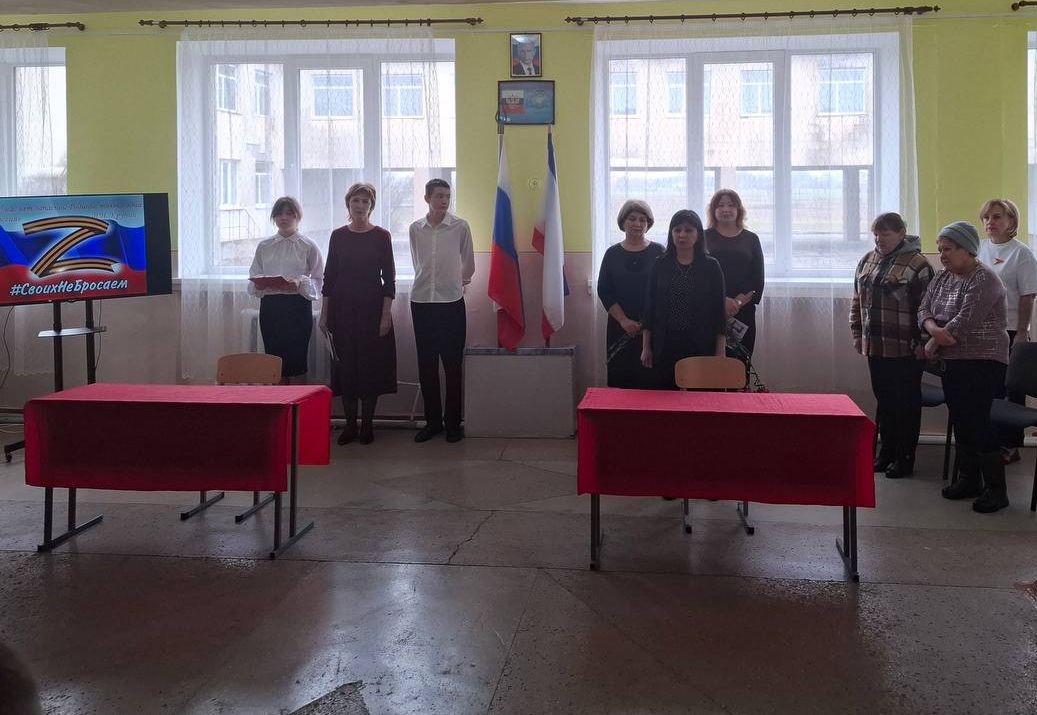 25 февраля в МБОУ «Орловская школа – детский сад имени кавалера Ордена Мужества Айка Гамбаряна» открыли две Парты Героев в память о выпускниках — участниках СВО Александре Кириллове и Валерии Савчуке, погибших при исполнении... 25 февраля в МБОУ «Орловская школа – детский сад имени кавалера Ордена Мужества Айка Гамбаряна» открыли две Парты Героев в память о выпускниках — участниках СВО Александре Кириллове и Валерии Савчуке, погибших при исполнении...