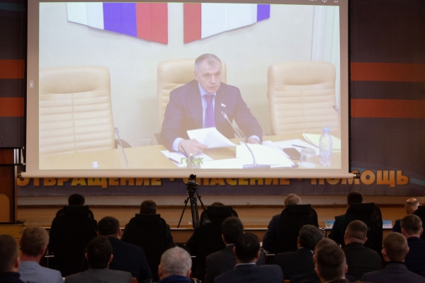 Владимир Константинов: Совместно с сотрудниками МЧС работаем над созданием максимально эффективных правовых механизмов реагирования на любые угрозы Владимир Константинов: Совместно с сотрудниками МЧС работаем над созданием максимально эффективных правовых механизмов реагирования на любые угрозы