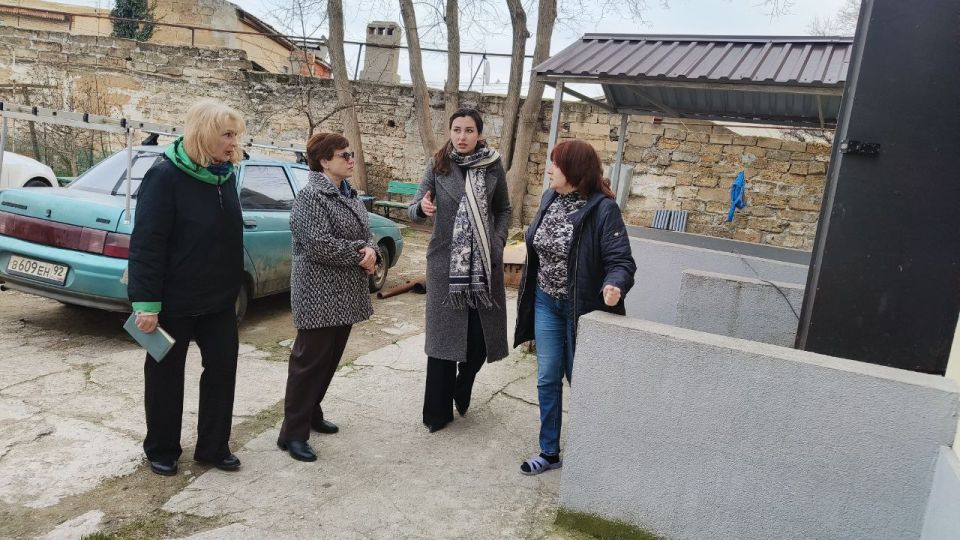 Эммилия Леонова: Продолжаем обход МКД с целью оказания помощи жителям в решении проблемных вопросов, которые касаются многоквартирных домов Эммилия Леонова: Продолжаем обход МКД с целью оказания помощи жителям в решении проблемных вопросов, которые касаются многоквартирных домов