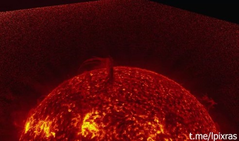 Солнце выбросило гигантский протуберанец размером около миллиона километров