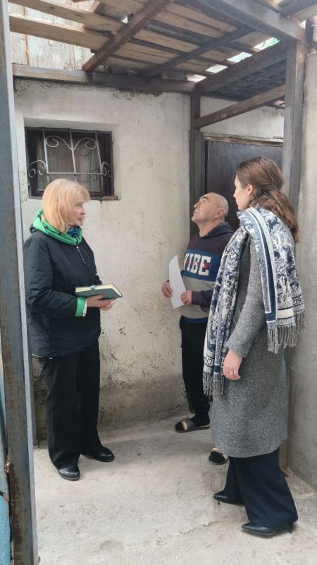 Эммилия Леонова: Продолжаем обход МКД с целью оказания помощи жителям в решении проблемных вопросов, которые касаются многоквартирных домов Эммилия Леонова: Продолжаем обход МКД с целью оказания помощи жителям в решении проблемных вопросов, которые касаются многоквартирных домов