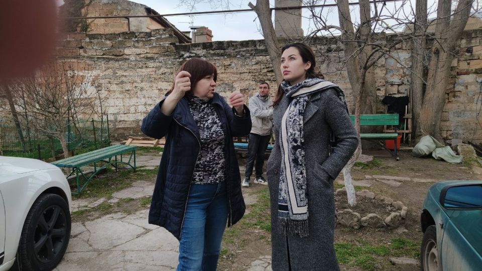 Эммилия Леонова: Продолжаем обход МКД с целью оказания помощи жителям в решении проблемных вопросов, которые касаются многоквартирных домов Эммилия Леонова: Продолжаем обход МКД с целью оказания помощи жителям в решении проблемных вопросов, которые касаются многоквартирных домов