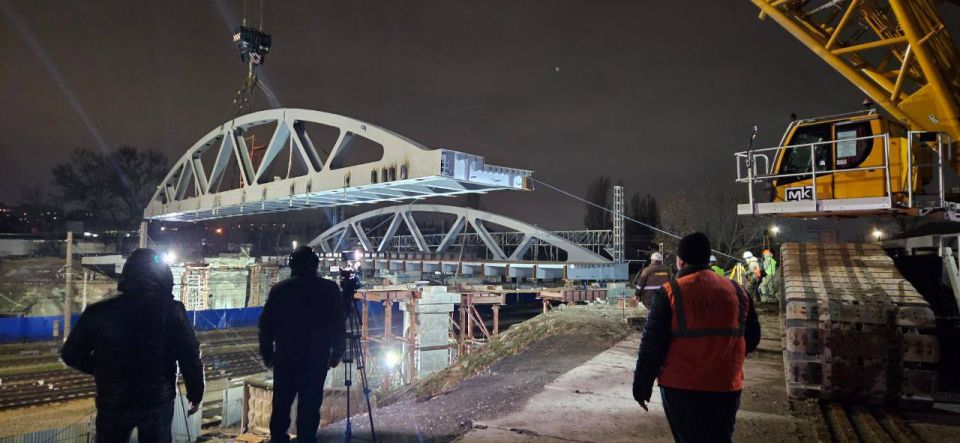 В Симферополе продолжаются активные работы по реконструкции путепровода, известного как «горбатый мост»