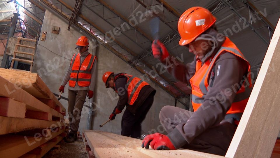 Ремонт кровли дома №7 на улице Александра Шостака завершают Ремонт кровли дома №7 на улице Александра Шостака завершают