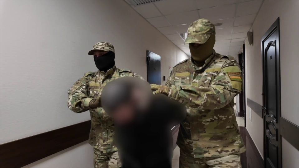 ФСБ задержала в Крыму россиянина за передачу разведданных спецслужбам Украины