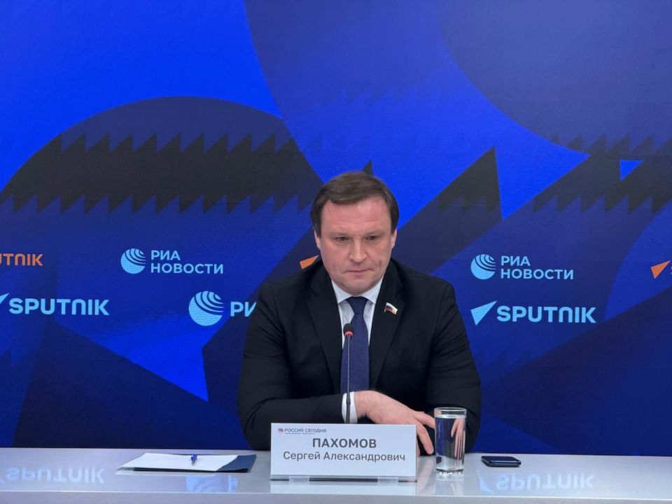 Провёл пресс-конференцию «ЖКХ России. Актуальная ситуация» на площадке медиагруппы «Россия сегодня»