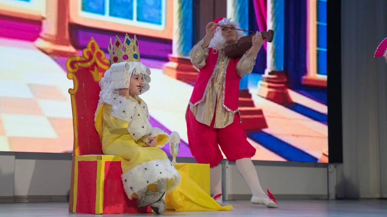 Михаил Развожаев: В Севастополе прошел конкурс-дефиле «ЭКОмода» среди семей воспитанников детских садов Михаил Развожаев: В Севастополе прошел конкурс-дефиле «ЭКОмода» среди семей воспитанников детских садов