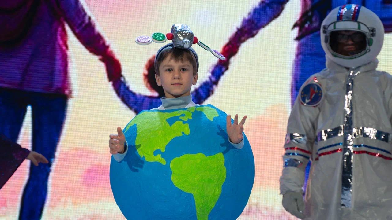 Михаил Развожаев: В Севастополе прошел конкурс-дефиле «ЭКОмода» среди семей воспитанников детских садов