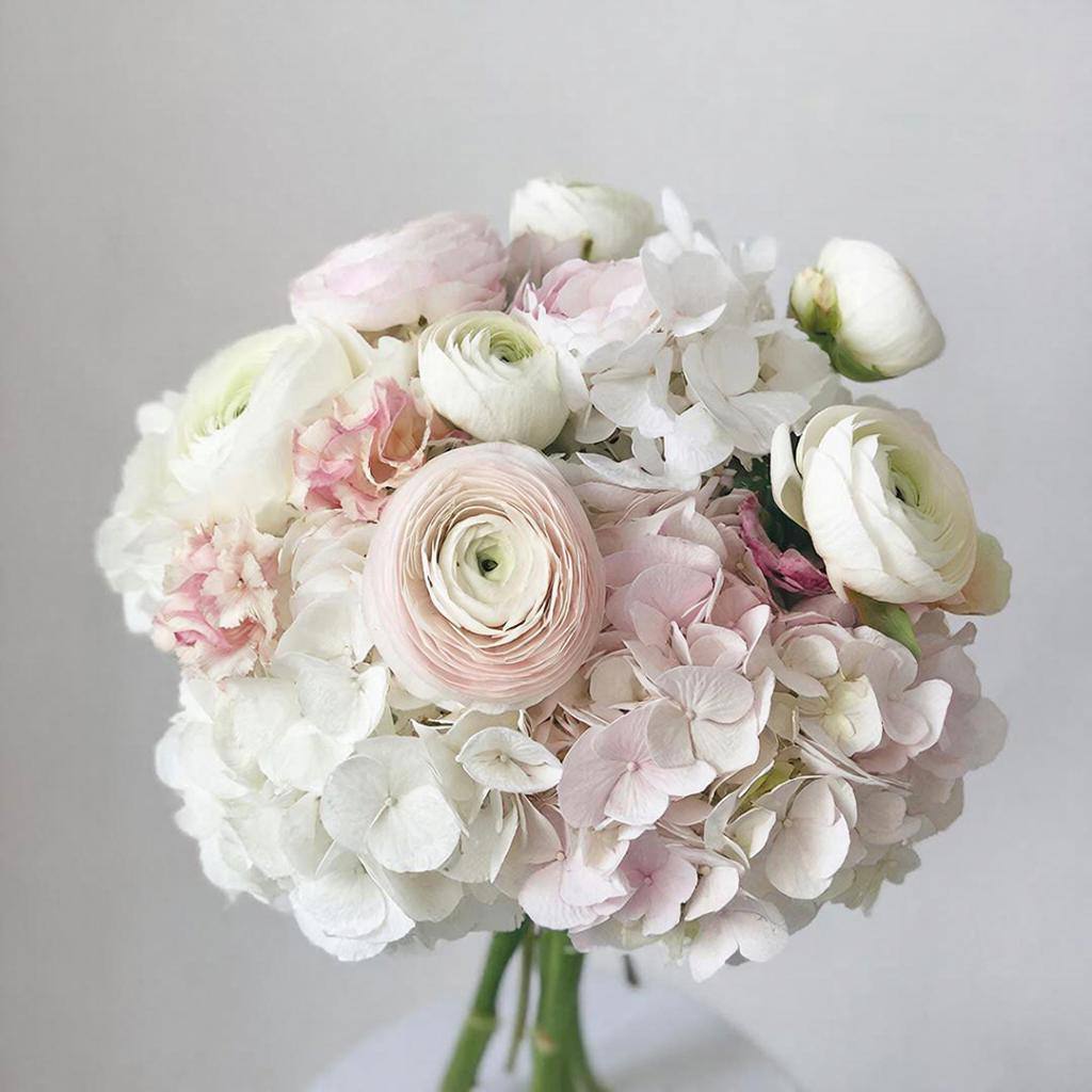 Козырев поздравил крымчанок с 8 Марта