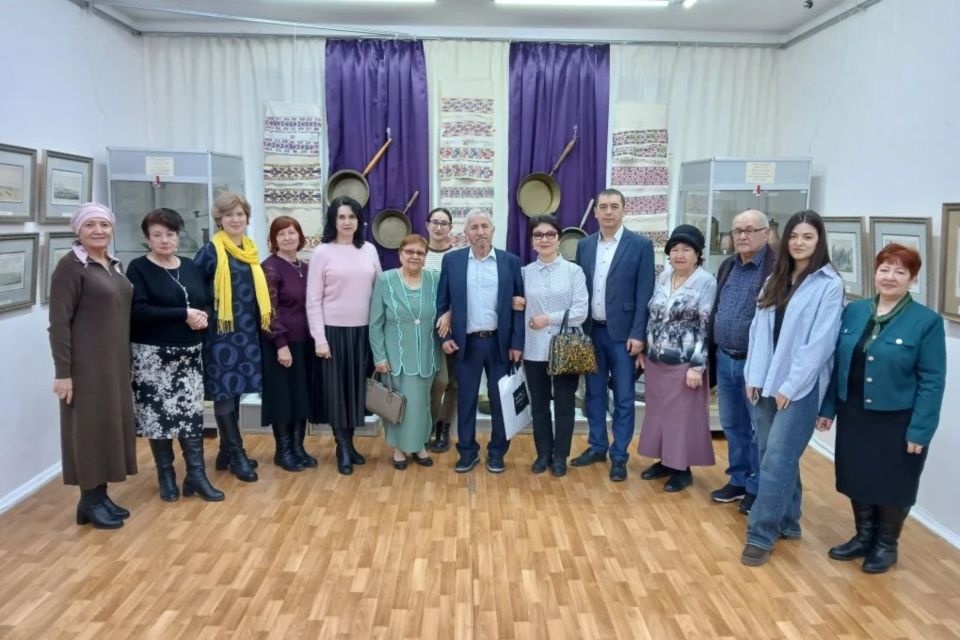 В Симферополе открылась выставка «Хранители памяти»