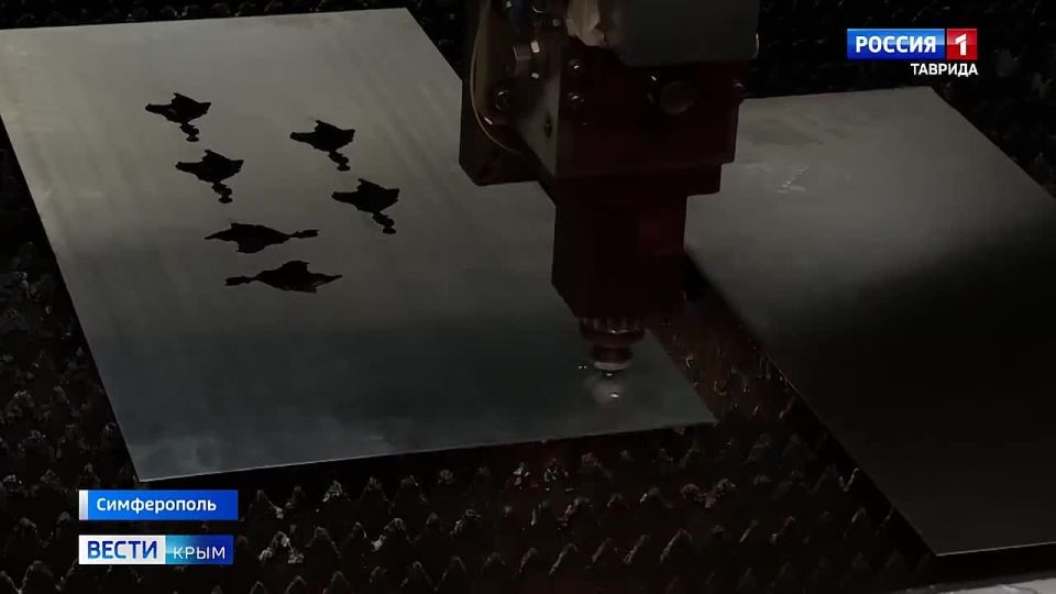 На одном из флагманских предприятий Крыма, специализирующемся на производстве сварочного оборудования, открыли учебный класс для подготовки будущих инженеров Участниками новой образовательной программы стали студенты КФУ им....