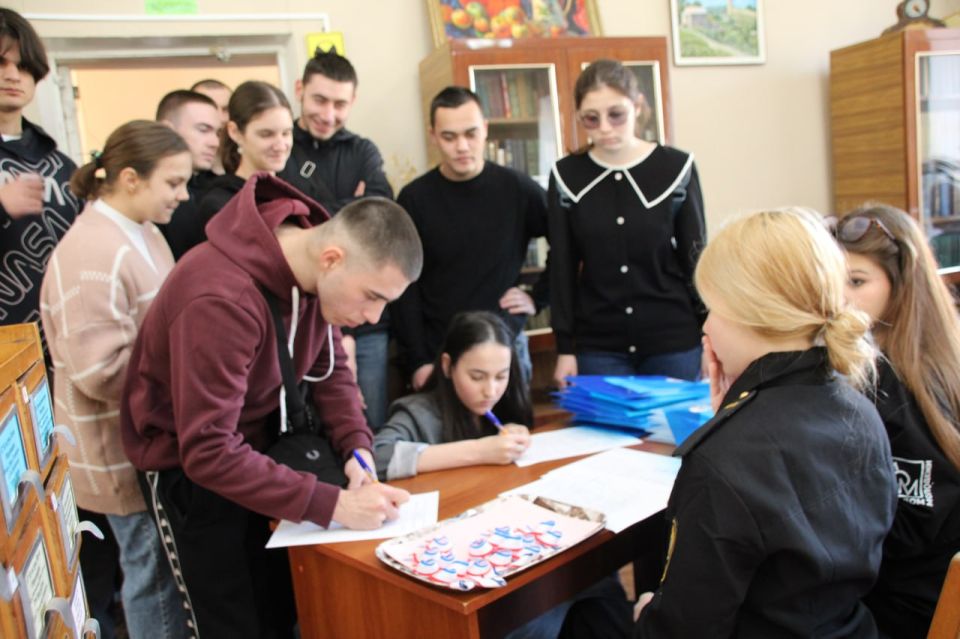 В Феодосии обсудили события Крымской весны: единство, ополчение, волонтёрство