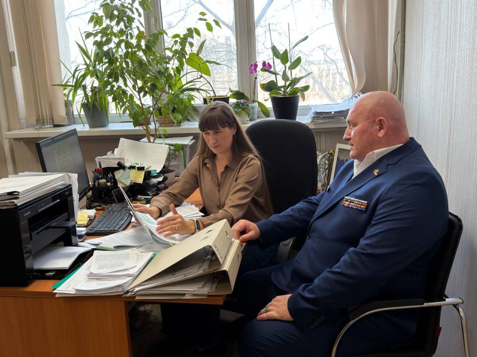 Участник программы «Герои Крыма» Андрей Зырянов посетил Министерство сельского хозяйства Республики Крым, где детально ознакомился с работой управления животноводства