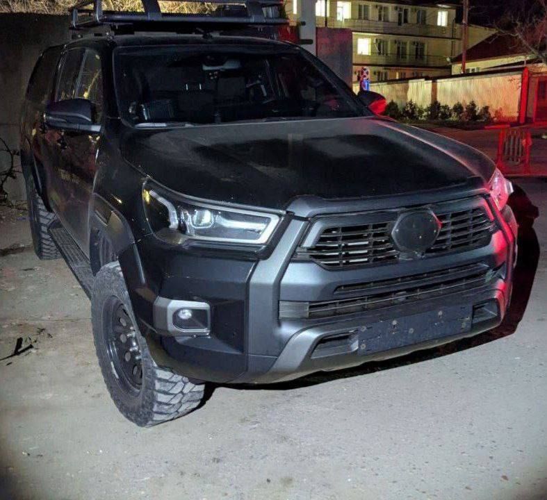 Внедорожник без номеров сбил подростка на зебре в Севастополе и скрылся