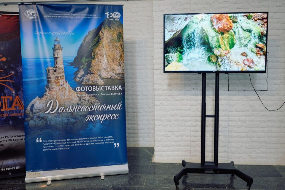 «Дальневосточный экспресс» прибыл в Крымский государственный ТЮЗ и делает двухнедельную остановку!