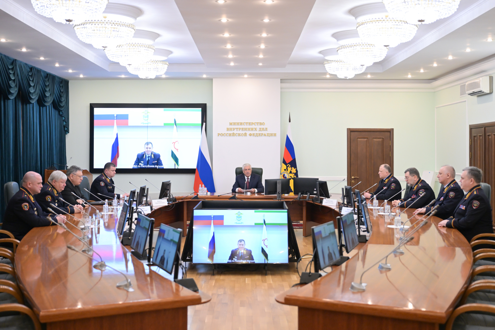 Владимир Колокольцев представил личному составу своего первого заместителя Андрея Курносенко