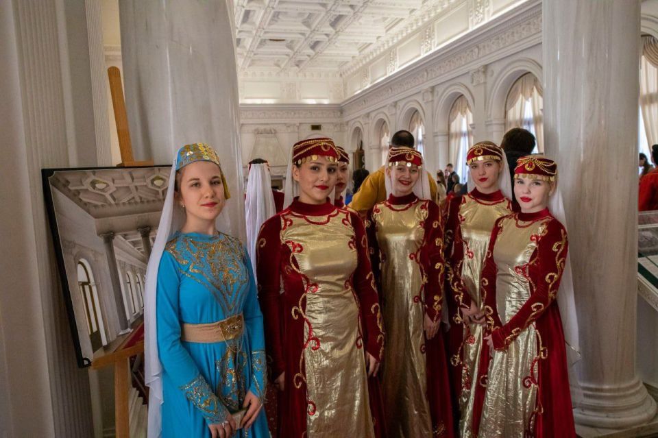 При поддержке Министерства культуры Республики Крым в Ливадийском дворце-музее дан старт Году единства народов России