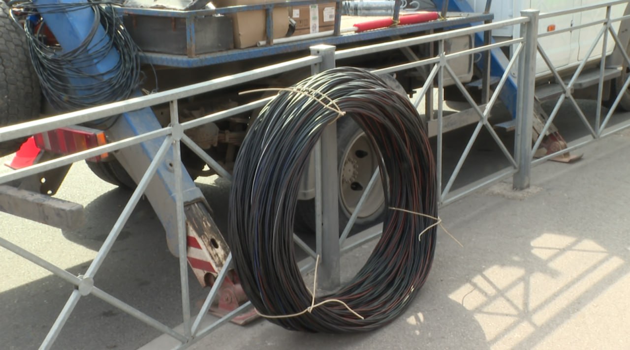 НОВЫЙ СВЕТ. От площади Николая Багрова до москольца и улицы Гагарина зажгутся фонари! В Симферополе предприятие «Горсвет» восстанавливает сети наружного освещения, которые давно не работают, и проводит модернизацию... НОВЫЙ СВЕТ. От площади Николая Багрова до москольца и улицы Гагарина зажгутся фонари! В Симферополе предприятие «Горсвет» восстанавливает сети наружного освещения, которые давно не работают, и проводит модернизацию...