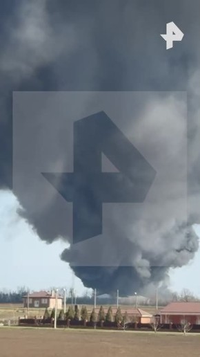 Склад с горючим загорелся в Ростовской области