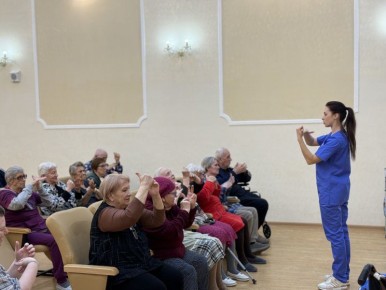 Для подопечных дома-интерната проводят занятия по дыхательной гимнастике