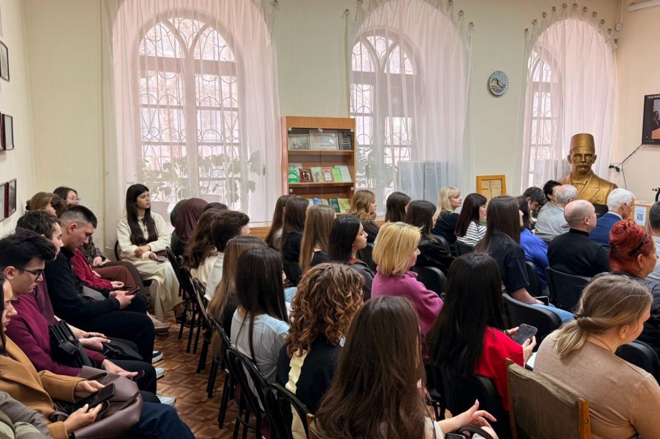 В Крыму прошли памятные мероприятия, посвященные 175-летию со дня рождения Исмаила Гаспринского